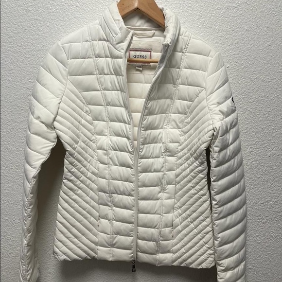 Guess White Puffer Jacket - Picture 5 of 10